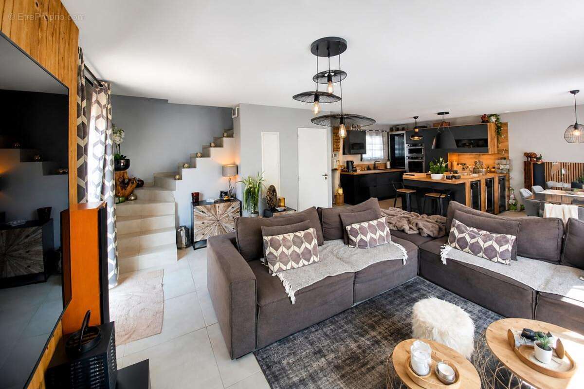 Maison 100 m²  - Piscine - Quartier calme - photo 5