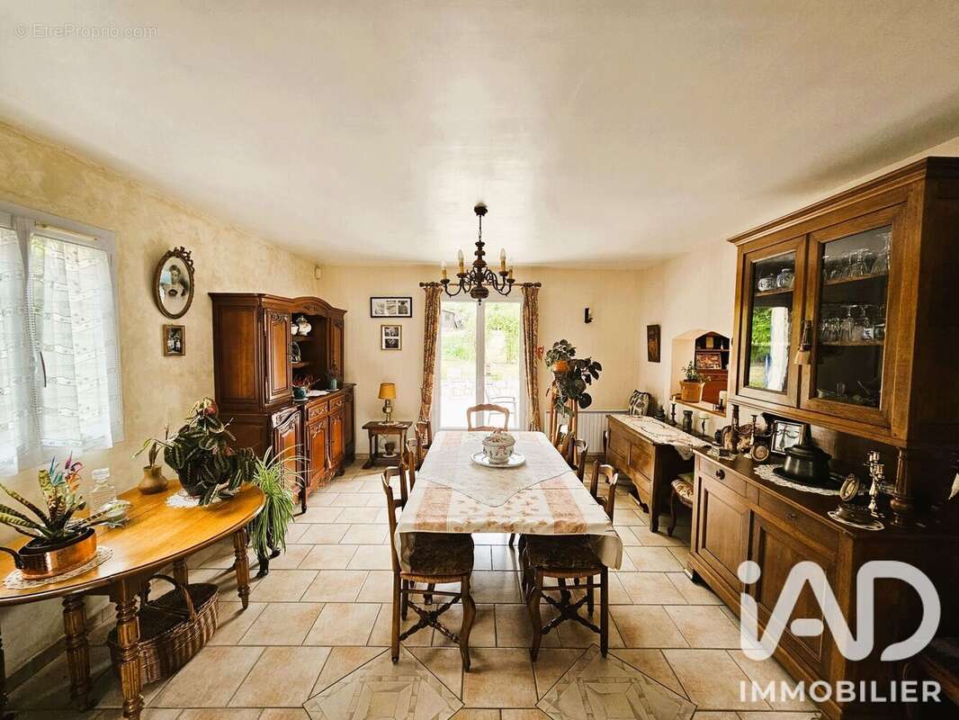 Maison 189 m² à Mont-Saint-Pere  - photo 3