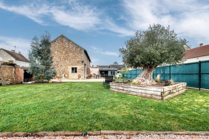 Maison à THOIRY