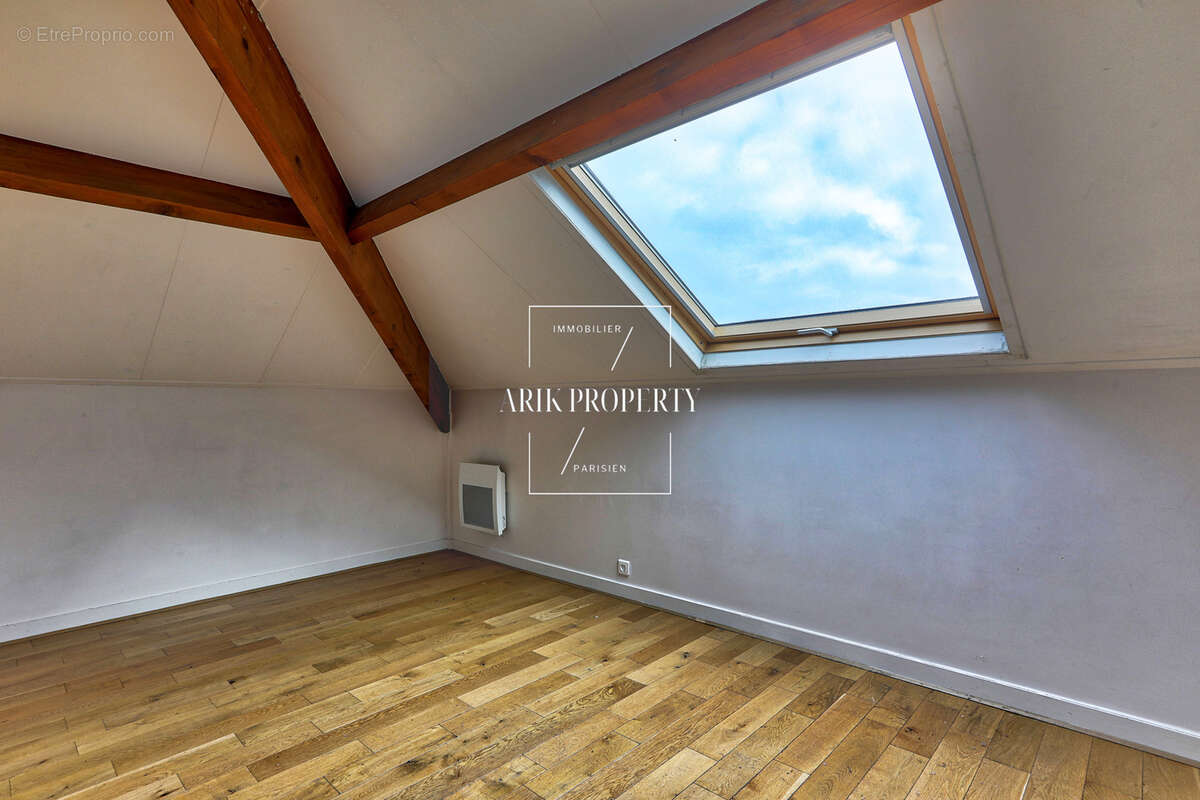 Appartement à CHARENTON-LE-PONT