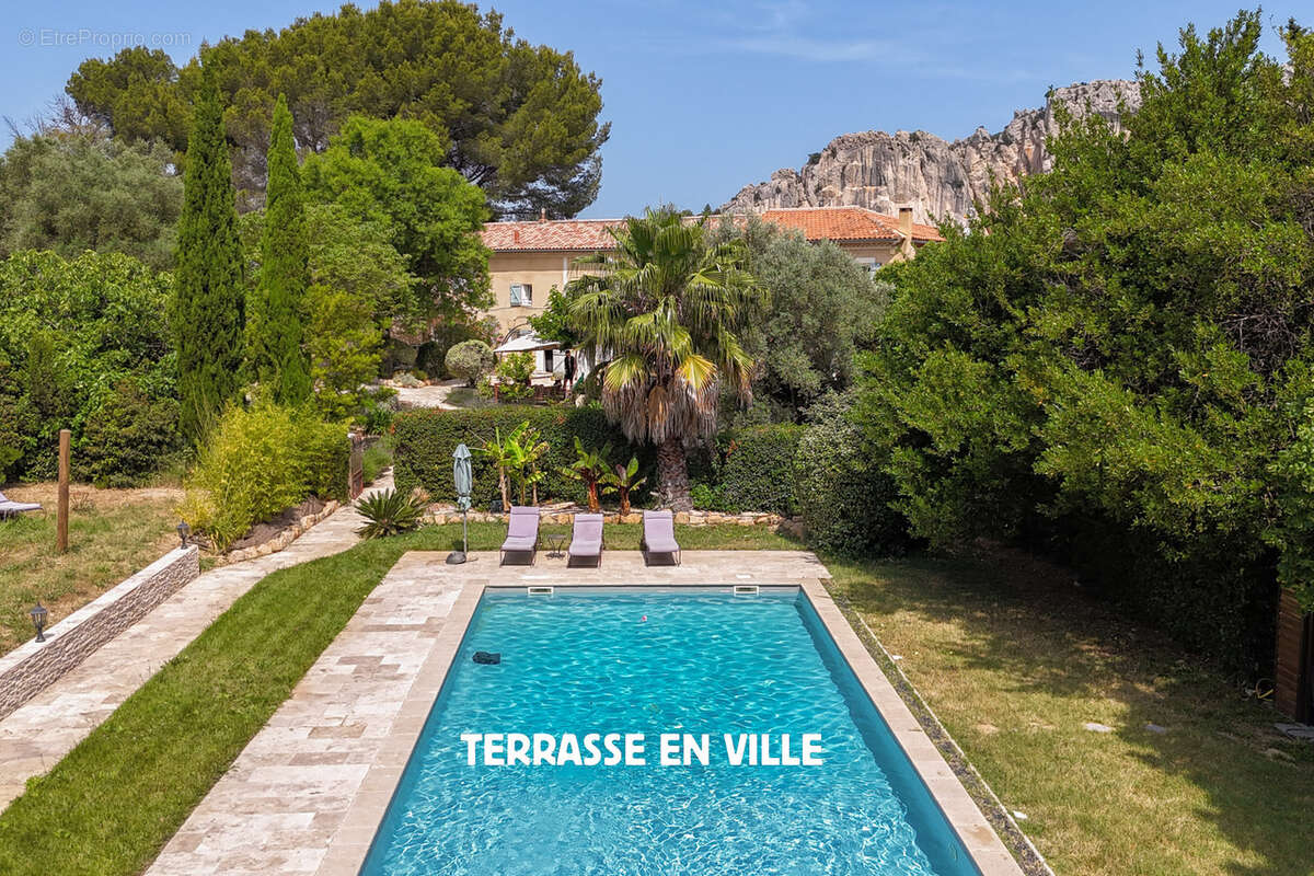 Appartement à EVENOS