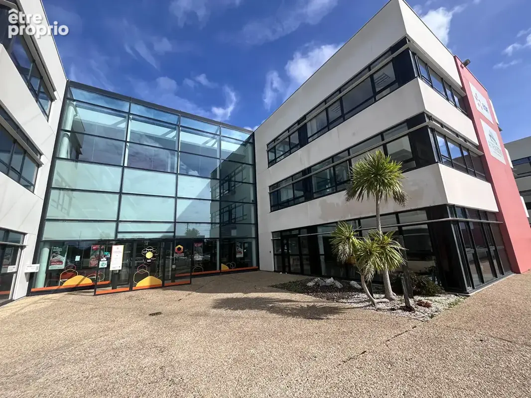 A vendre - guipavas kergaradec - plateau de bureaux de 317 m2 - photo 2