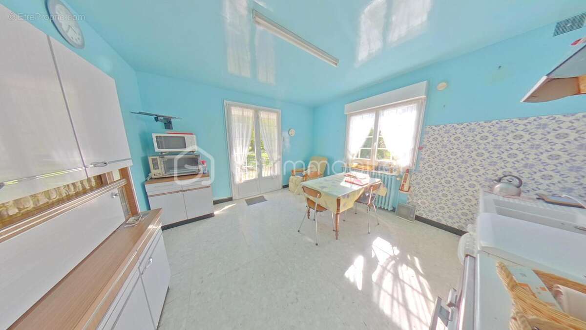 Maison à THORIGNY-SUR-OREUSE