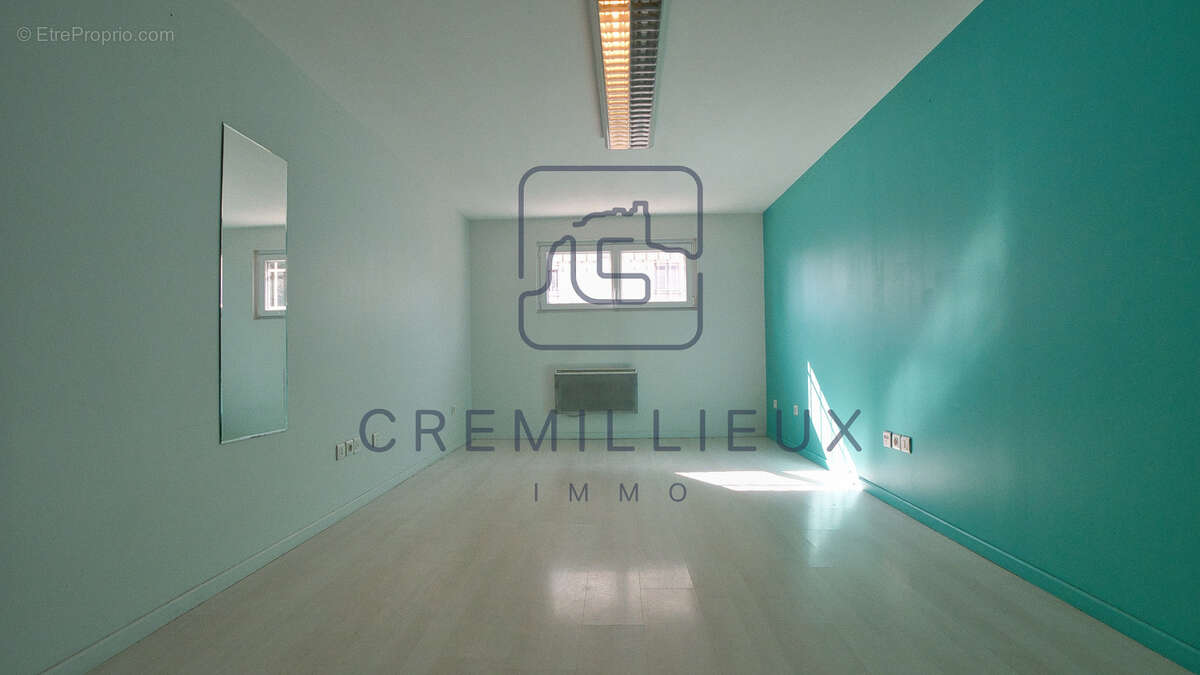 Local commercial ou professionnel Guilherand-Granges 225 m2 - photo 12