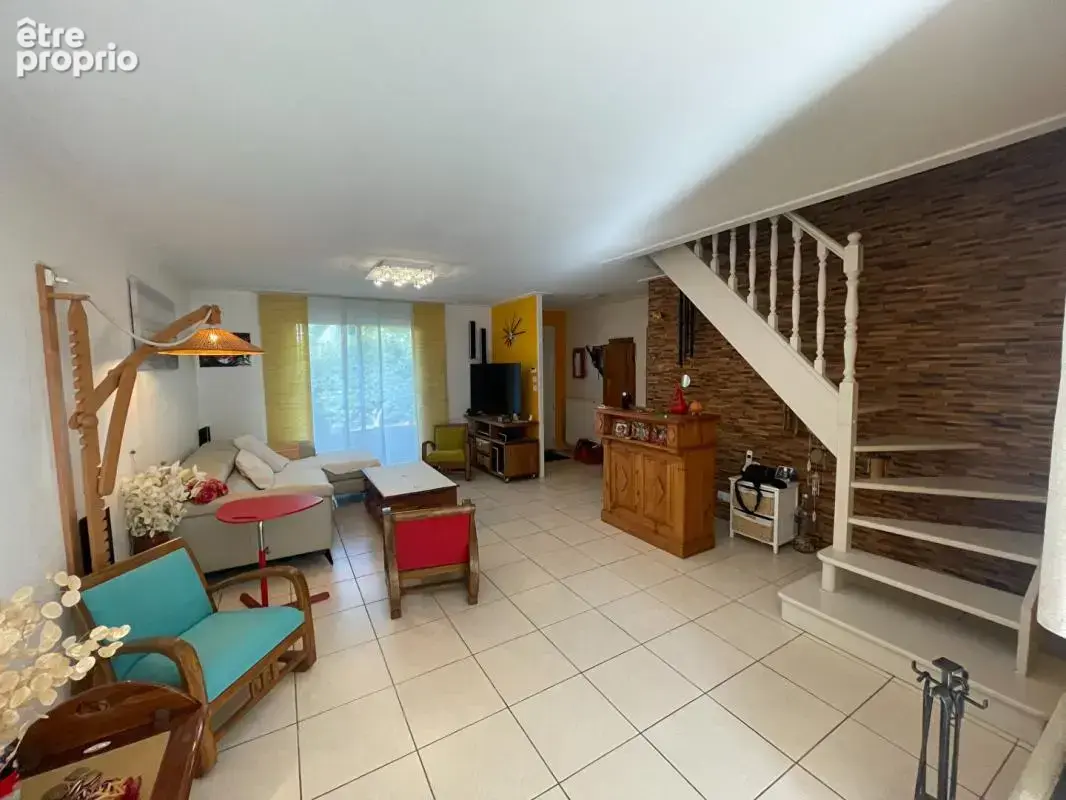 Maison betton 7 pièce(s)  chambres en rez de chaussee / pas de vis a vis / piscine / proximite ecoles et transports - photo 2