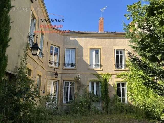 Maison à PARAY-LE-MONIAL