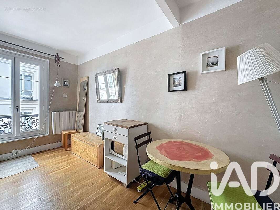 Photo 3 - Appartement à PARIS-18E
