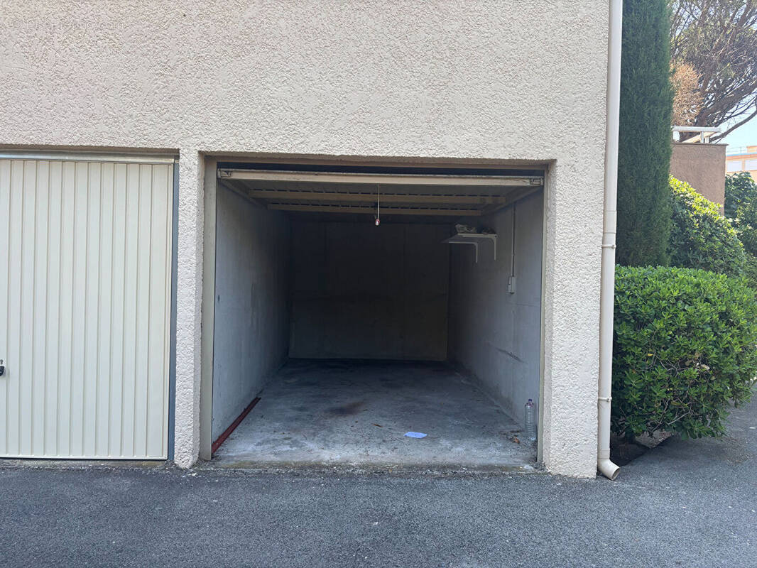 Parking à FREJUS