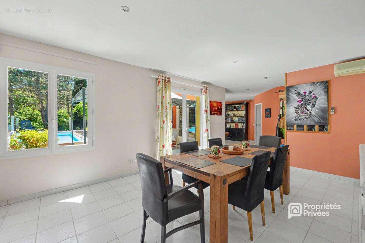 Maison Bessens ( Lapeyrière ) T6 avec piscine sur une parcelle de 5666 m2 - photo 4