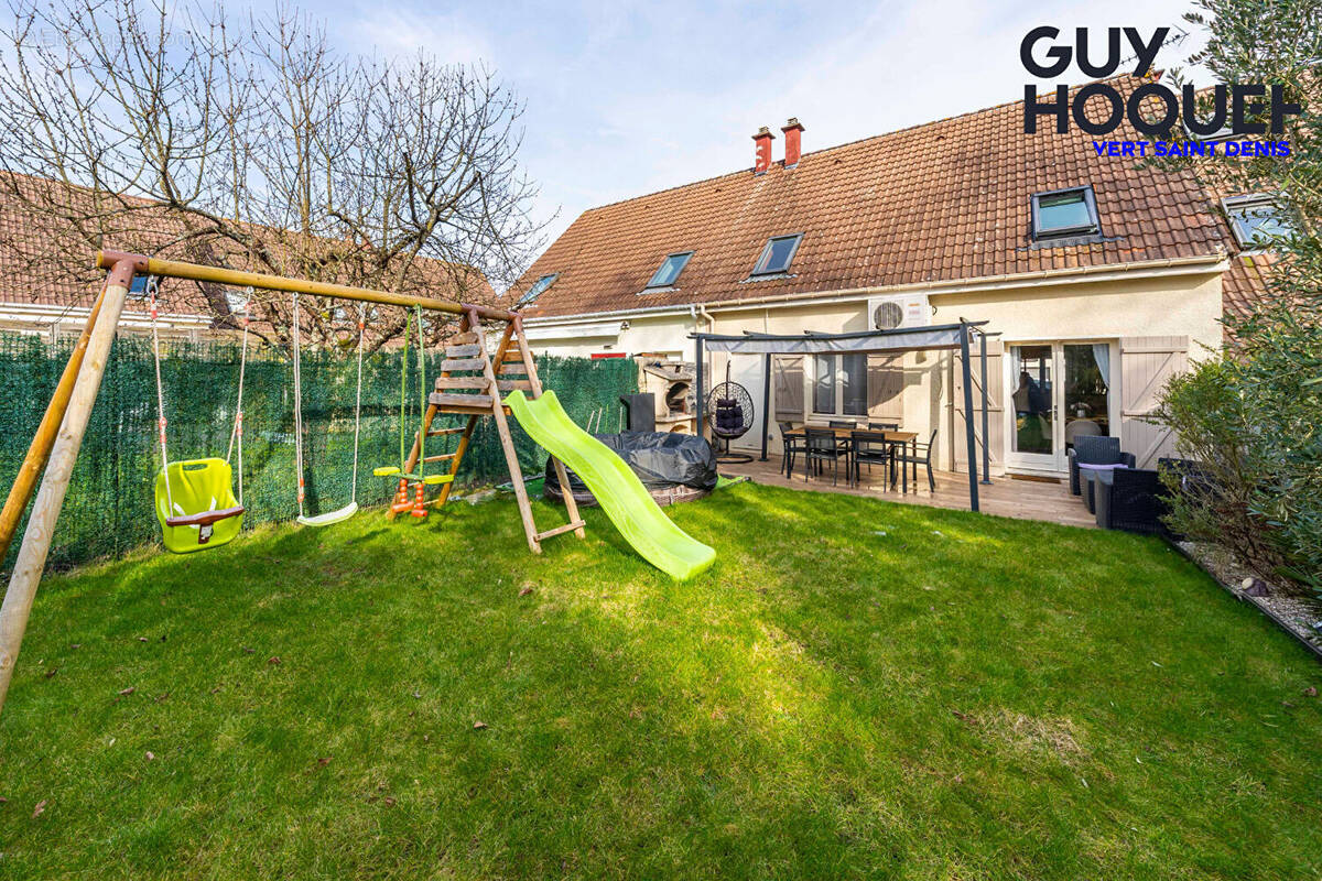 Maison à VERT-SAINT-DENIS