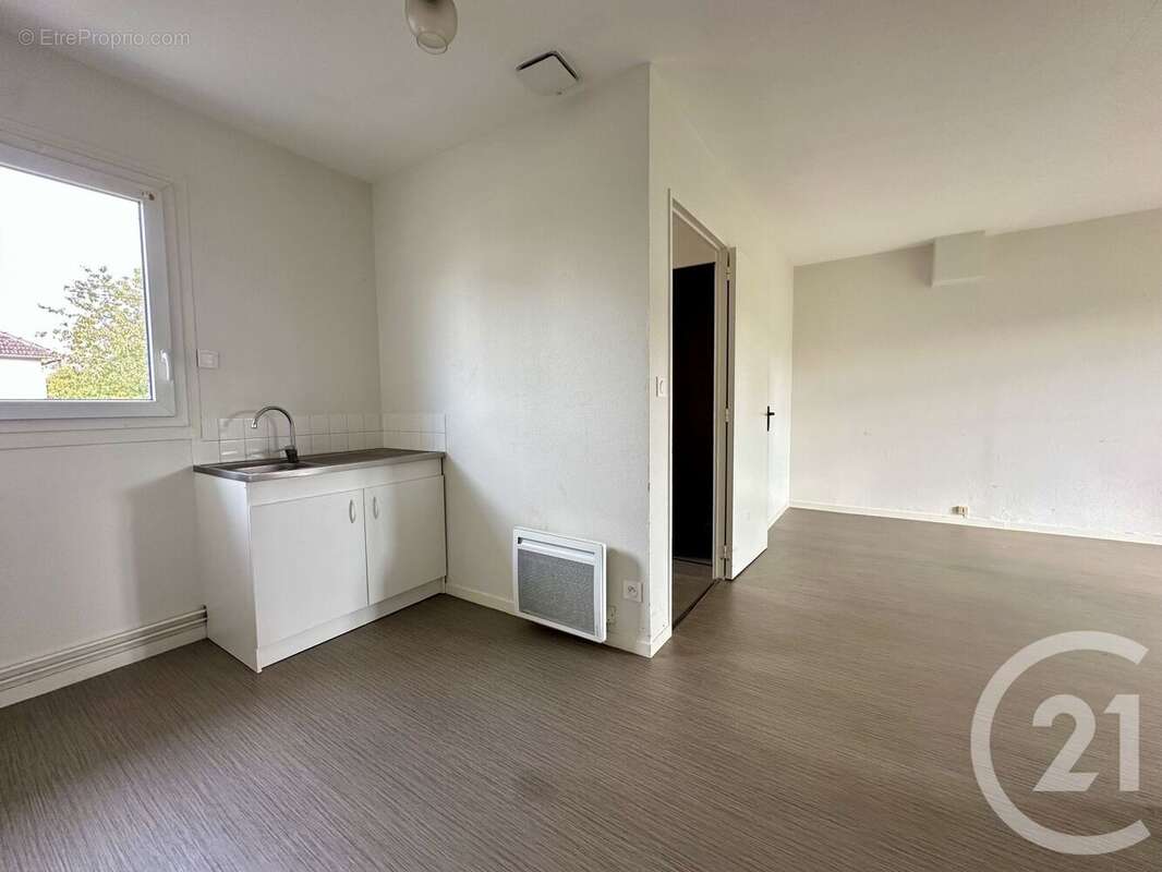 Maison à THIRON-GARDAIS