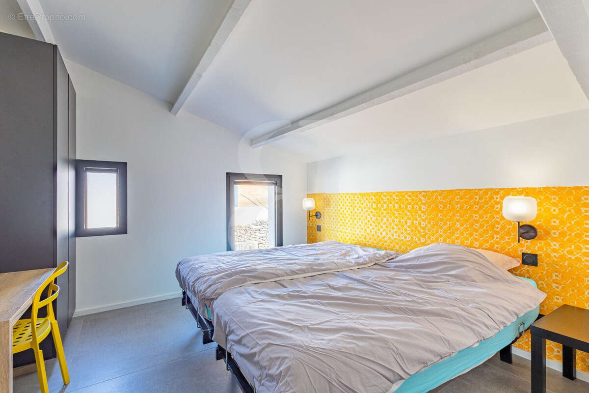 Maison à L'ISLE-SUR-LA-SORGUE