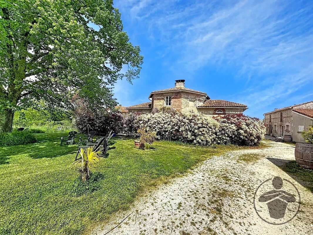 Maison à SAINT-MARTIN-DE-COUX