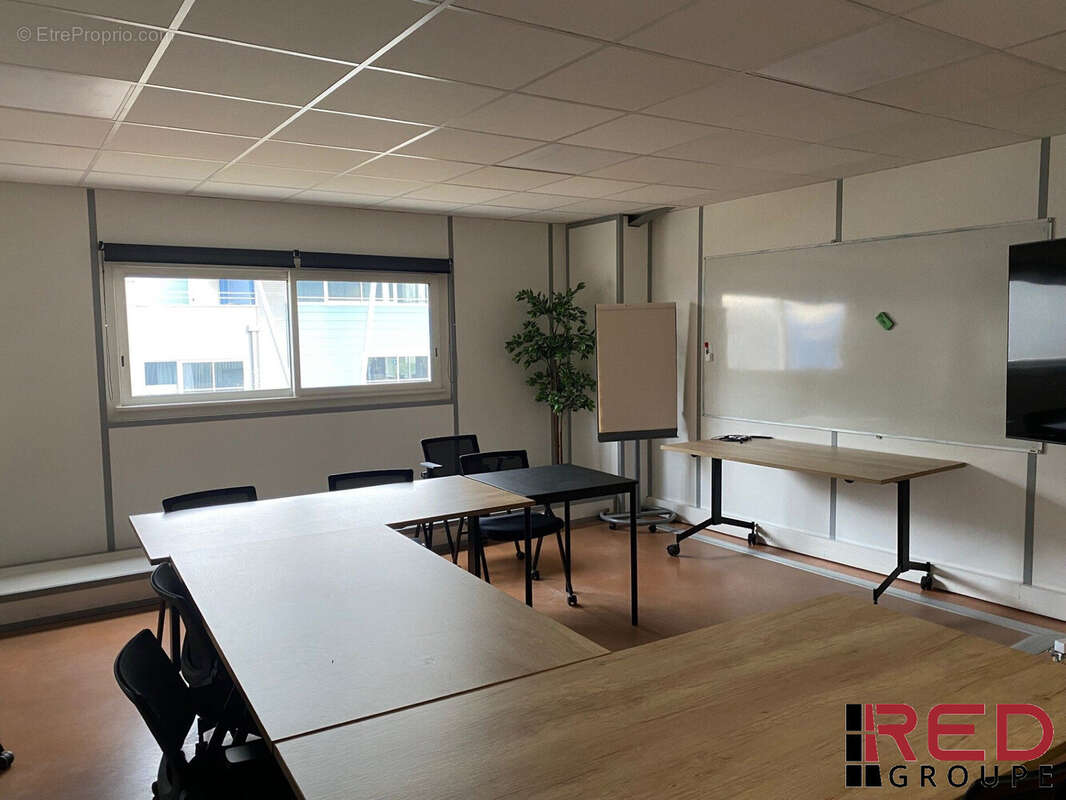 Commerce 937 m² à Gardanne  - photo 4