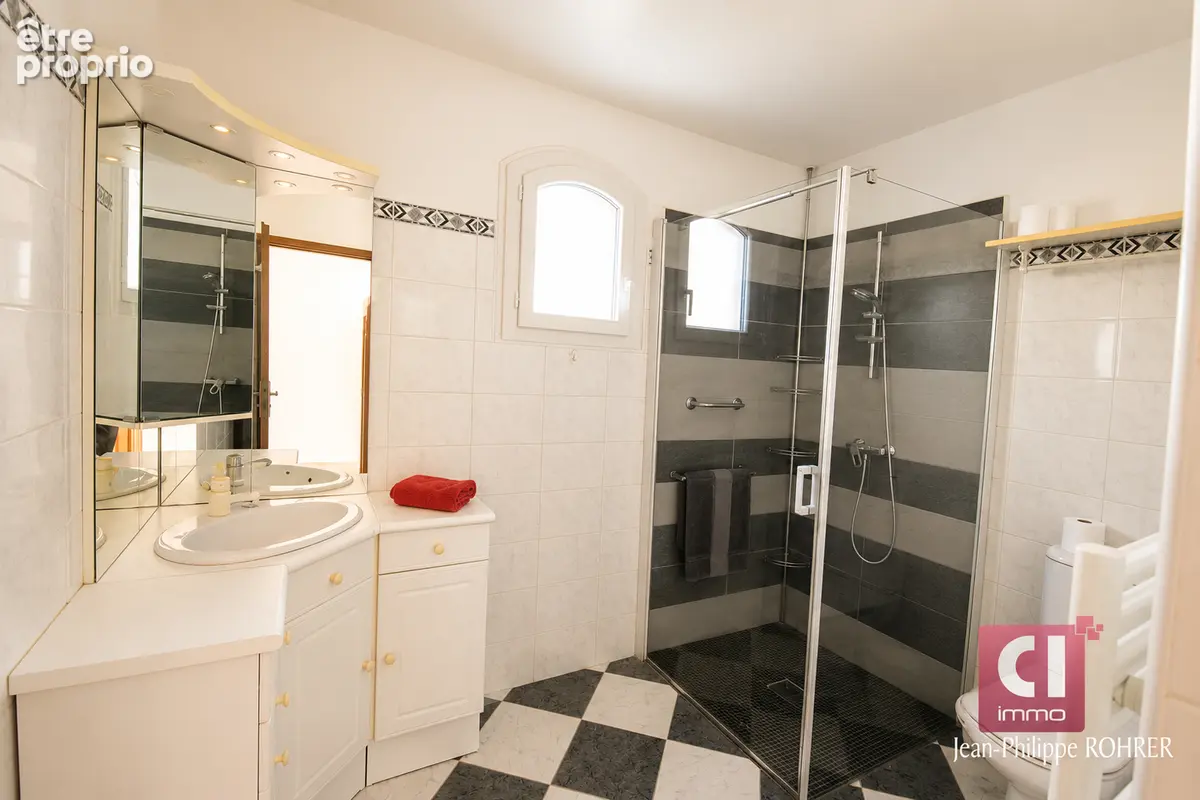Maison de Prestige à Vendre à Besse-sur-Issole - photo 11