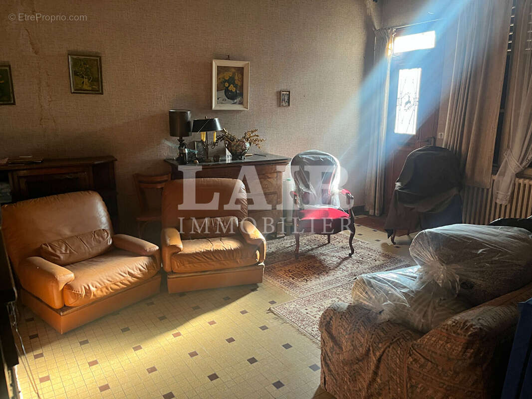 Maison à LE MELE-SUR-SARTHE