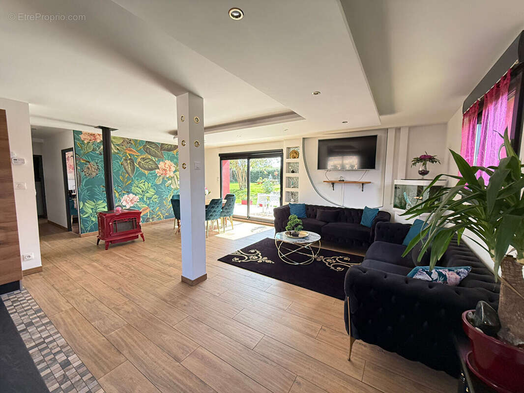 Maison à SAINT-MEEN-LE-GRAND