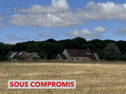 Maison à SULLY-LA-CHAPELLE