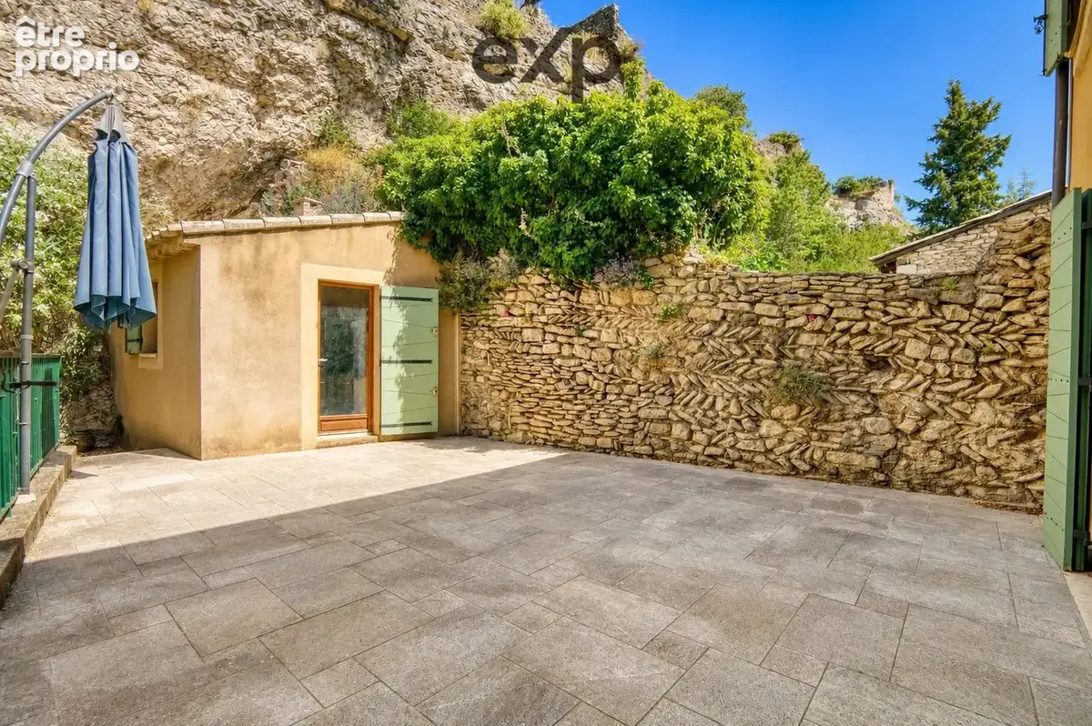 Maison 293 m² à Saint-Saturnin-Les-Apt  - photo 2