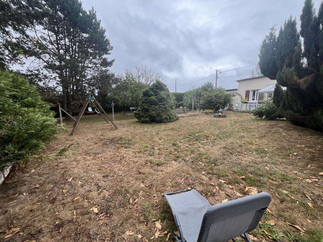 Maison à SAINT-JUNIEN