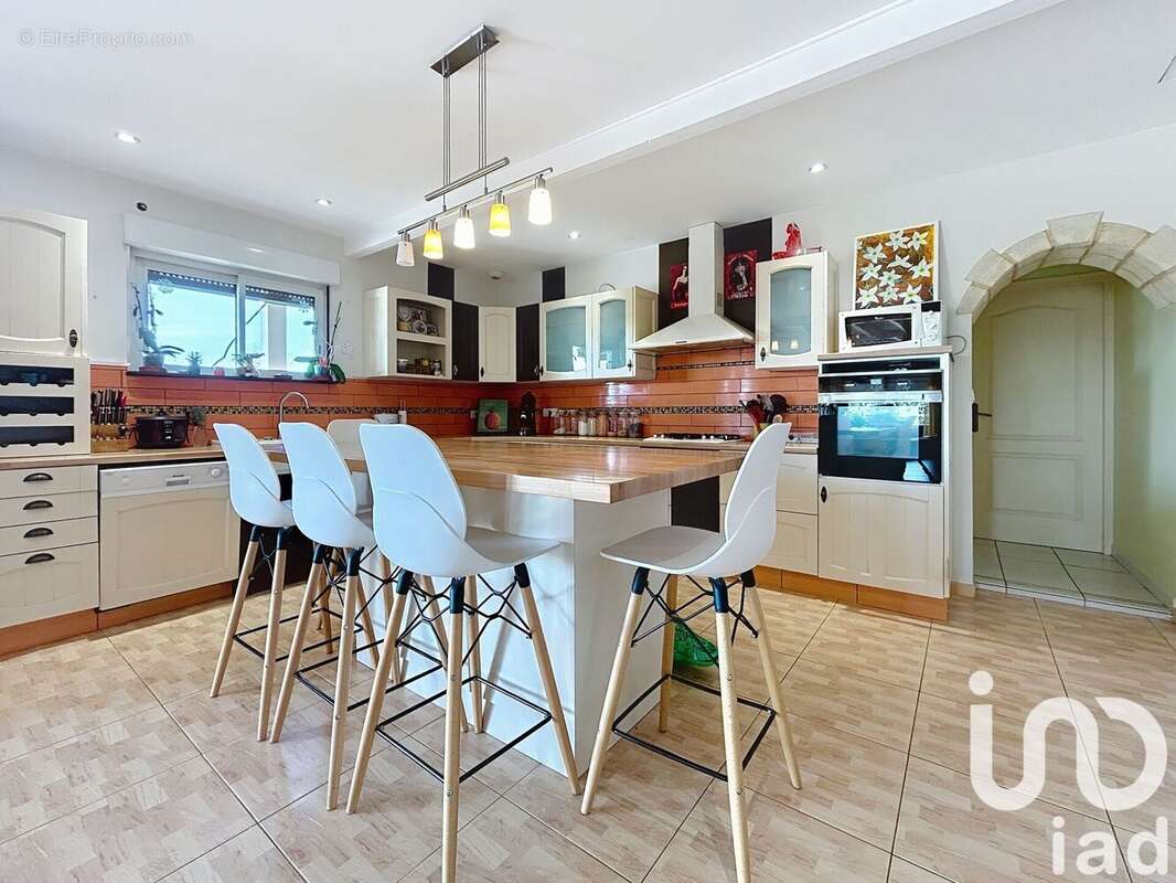 Photo 2 - Maison à SAINT-SATURNIN