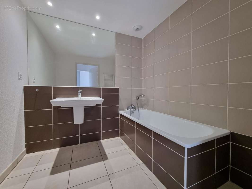 Appartement à JUVIGNAC