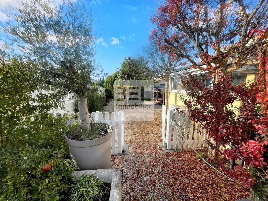 Maison à BAGNOLS-SUR-CEZE