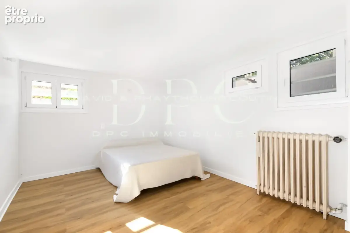 Maison de caractère, T6 de 171 m2 au calme avec jardin, terrasses et garages. - photo 11