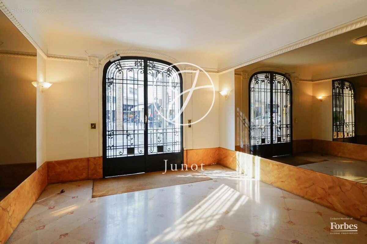 Appartement à PARIS-7E