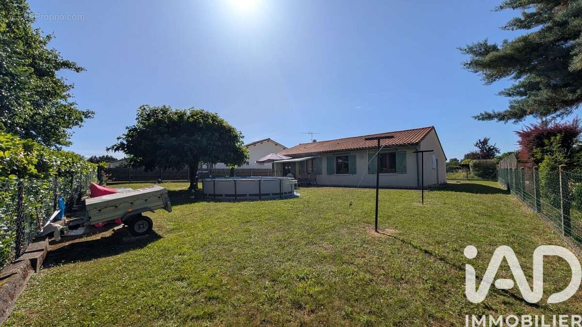 Maison 90 m² à Sainte-Eulalie  - photo 2