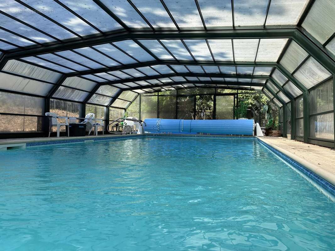 Grande maison de village, maison d'amis, piscine et terrain ! - photo 2