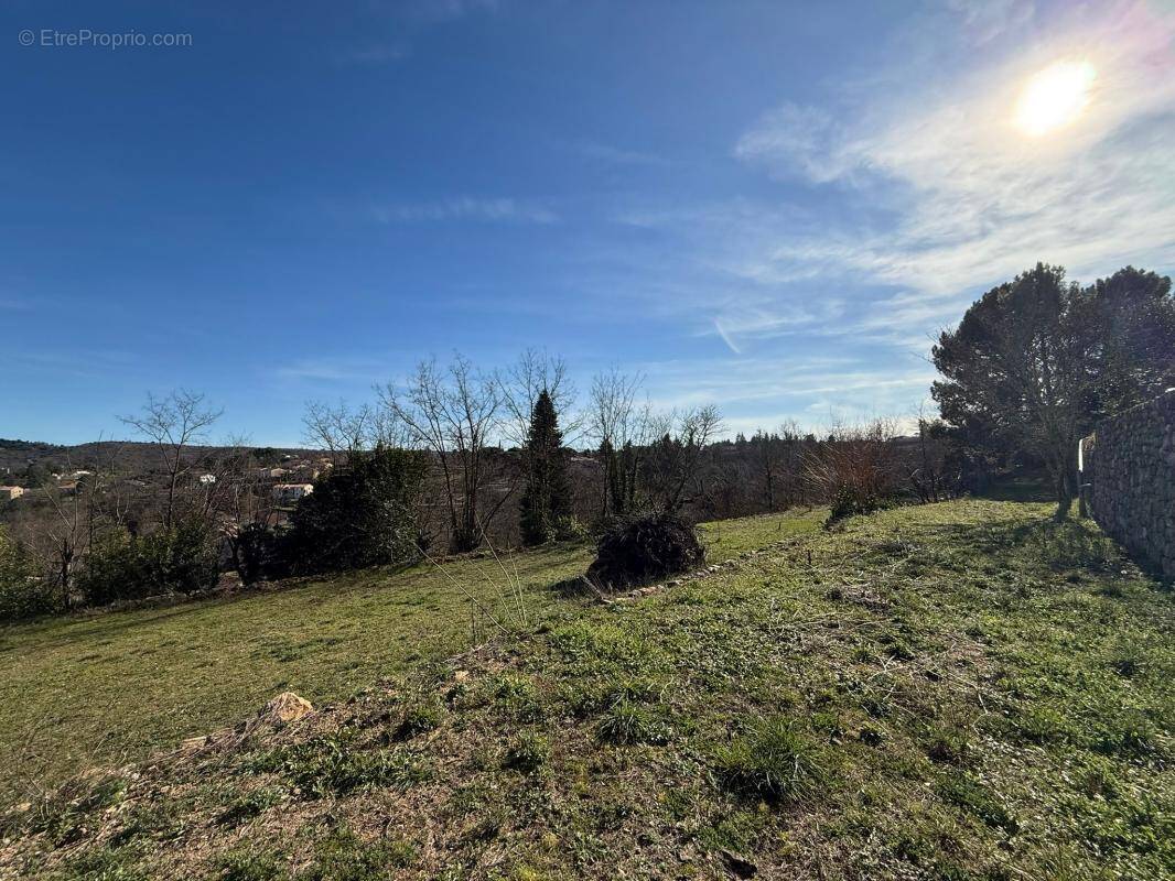 Terrain à JOYEUSE