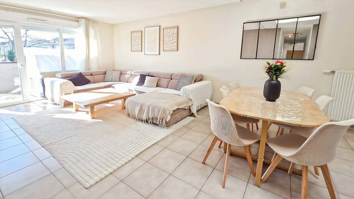 Appartement à CHENS-SUR-LEMAN