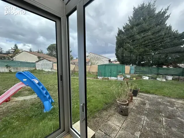 Maison à vendre à ANNONAY avec 4 chambres et terrain attenant. - photo 4