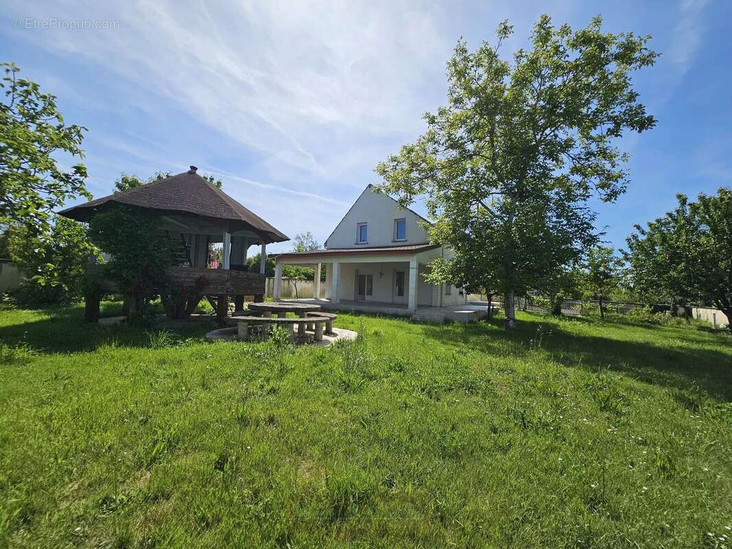 Maison à BRANSLES