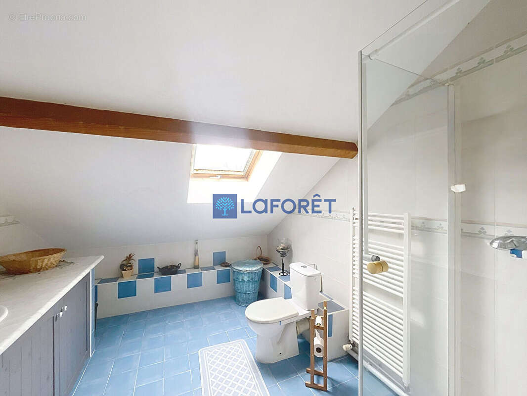 Maison à VAUX-LE-PENIL