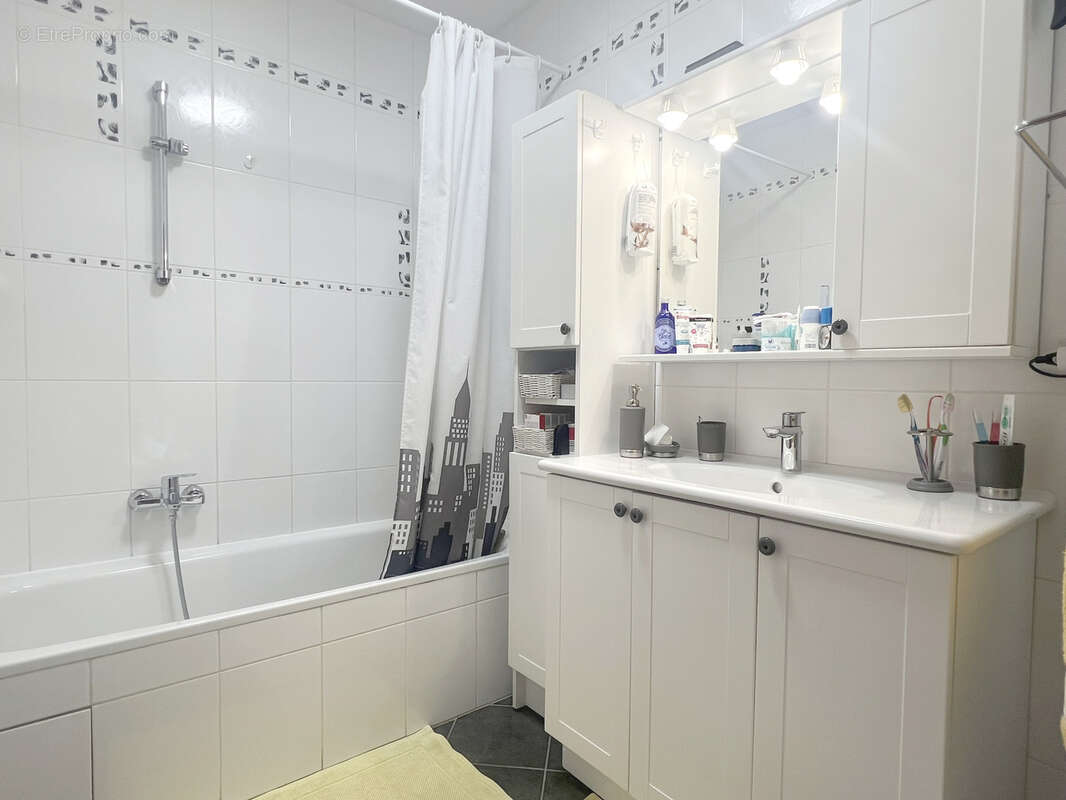 Maison à COLLONGES-SOUS-SALEVE