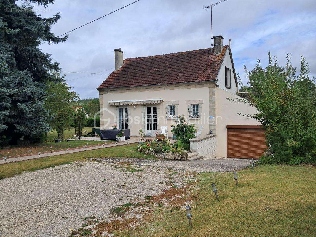 Maison à VIC-SUR-AISNE