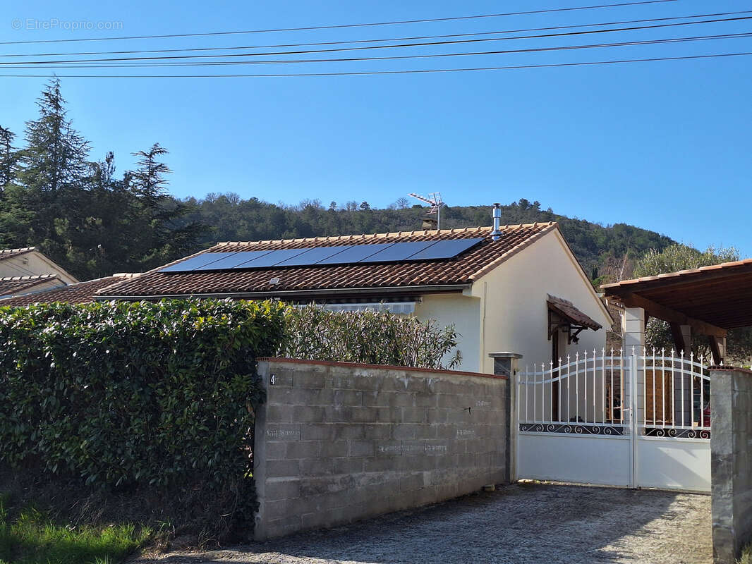 Maison à MONTAZELS