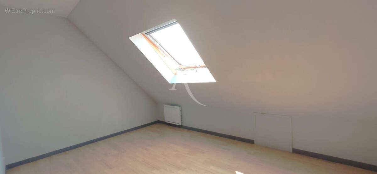 Maison  Individuelle familiale F5 fonctionnelle avec double garage. - photo 13
