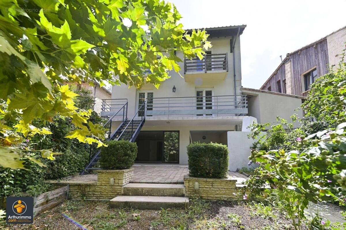 Maison à SANSAIS