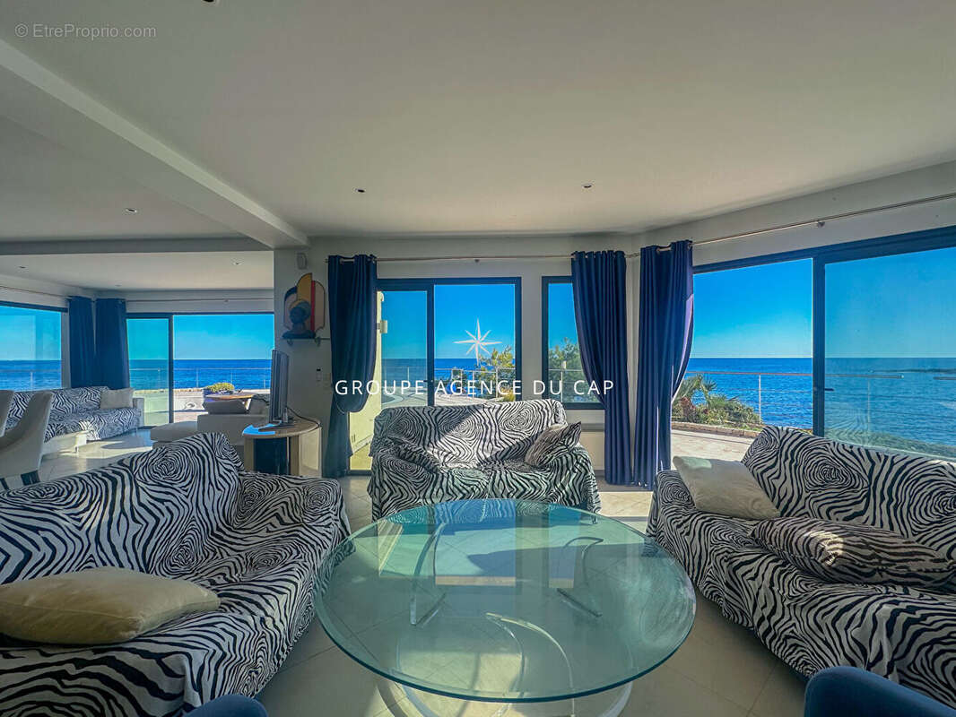 Maison à LES ISSAMBRES