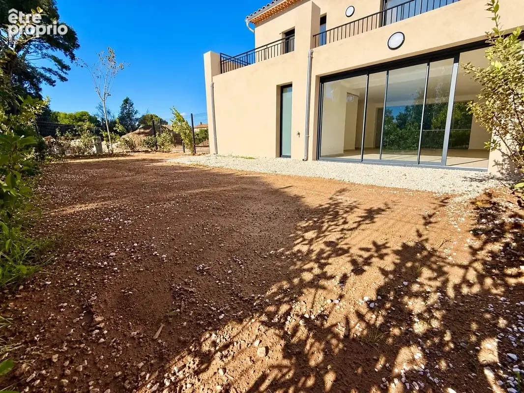 Appartement T4 (92m2) rez-de-jardin au calme absolu - photo 2