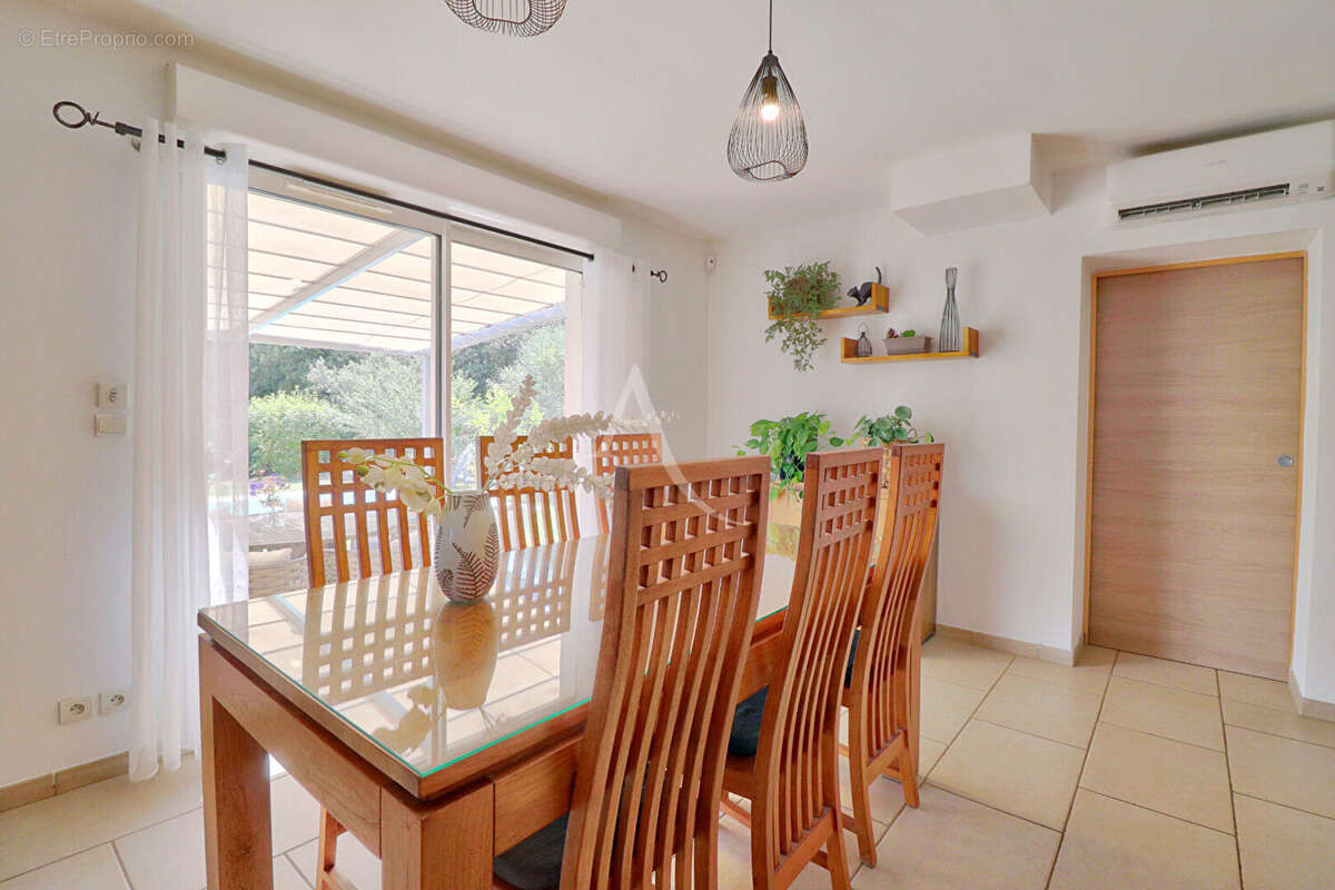 Maison à GREOUX-LES-BAINS