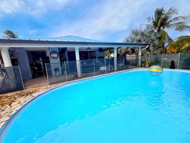 Maison à REMIRE-MONTJOLY