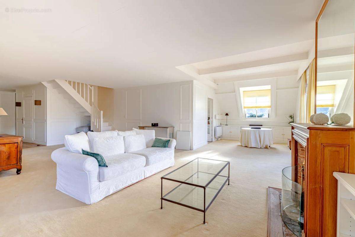 Appartement à JOUY-EN-JOSAS