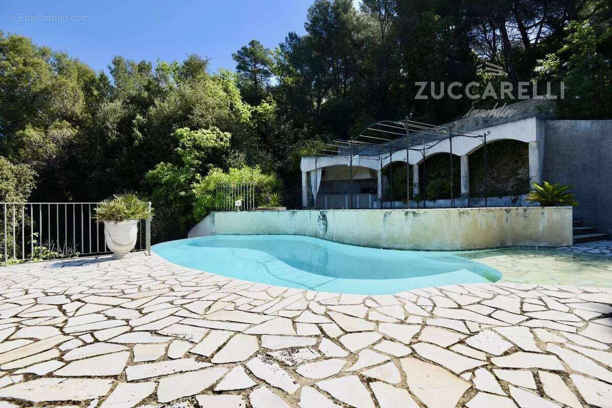 Maison à COLOMARS