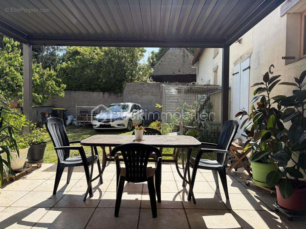 Maison à LA SELLE-SUR-LE-BIED