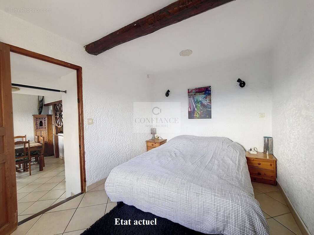 Appartement à CHATEAUNEUF-VILLEVIEILLE