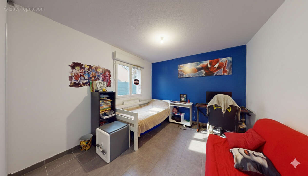 Maison à LA SALVETAT-SAINT-GILLES